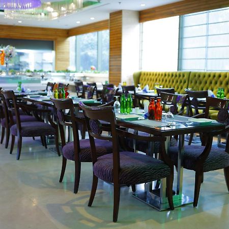 Skycity Hotel Gurgaon Ngoại thất bức ảnh