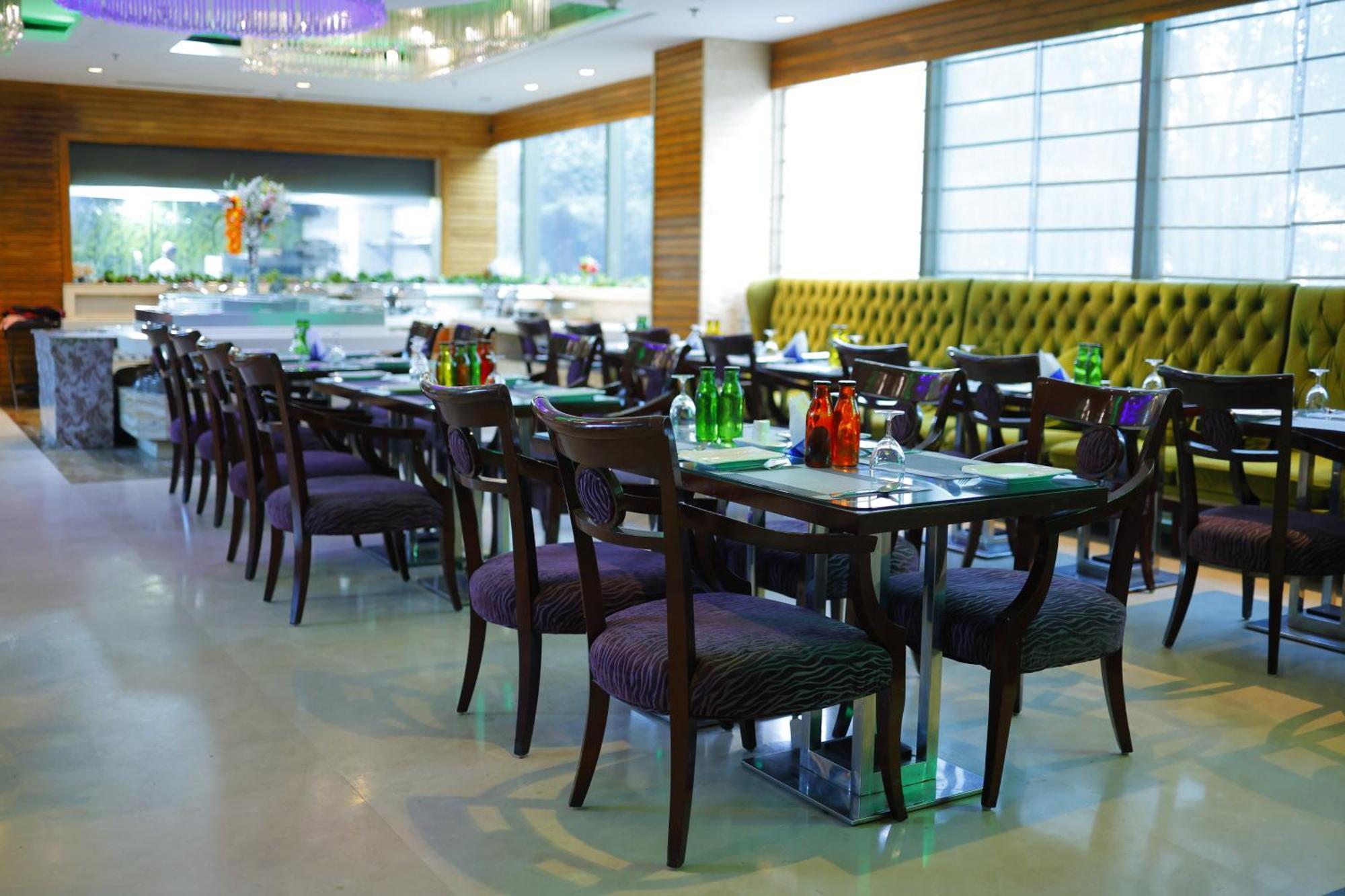 Skycity Hotel Gurgaon Ngoại thất bức ảnh