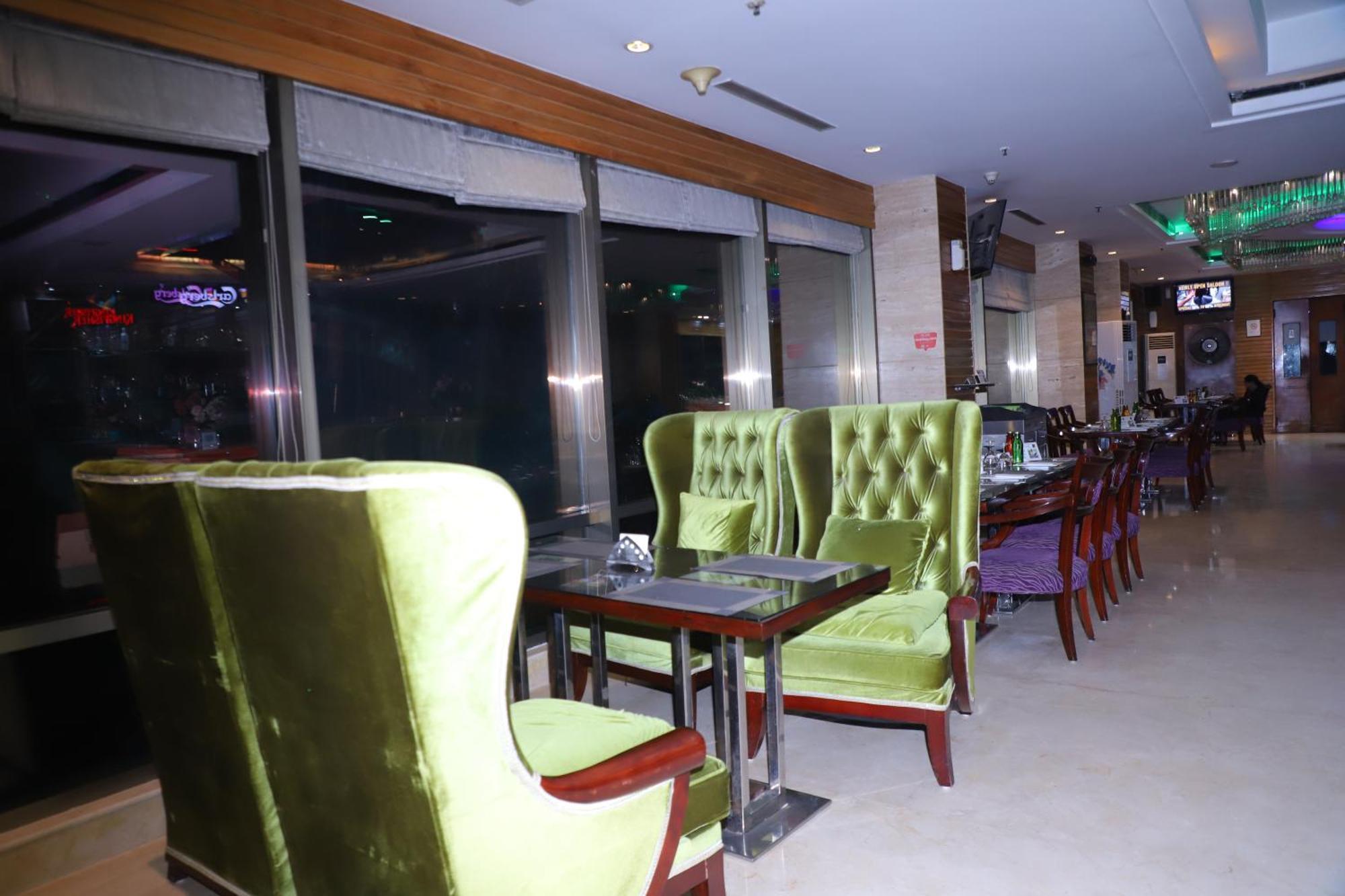 Skycity Hotel Gurgaon Ngoại thất bức ảnh